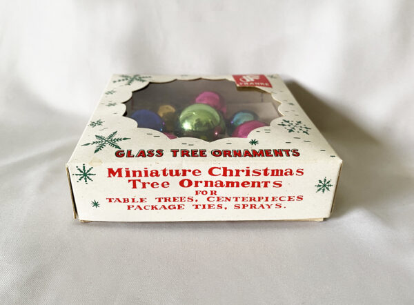 Vintage Box Set Christmas Ornament Hanger Hooks by Franke -   Vintage  christmas ornaments, Vintage holiday, Old fashioned christmas
