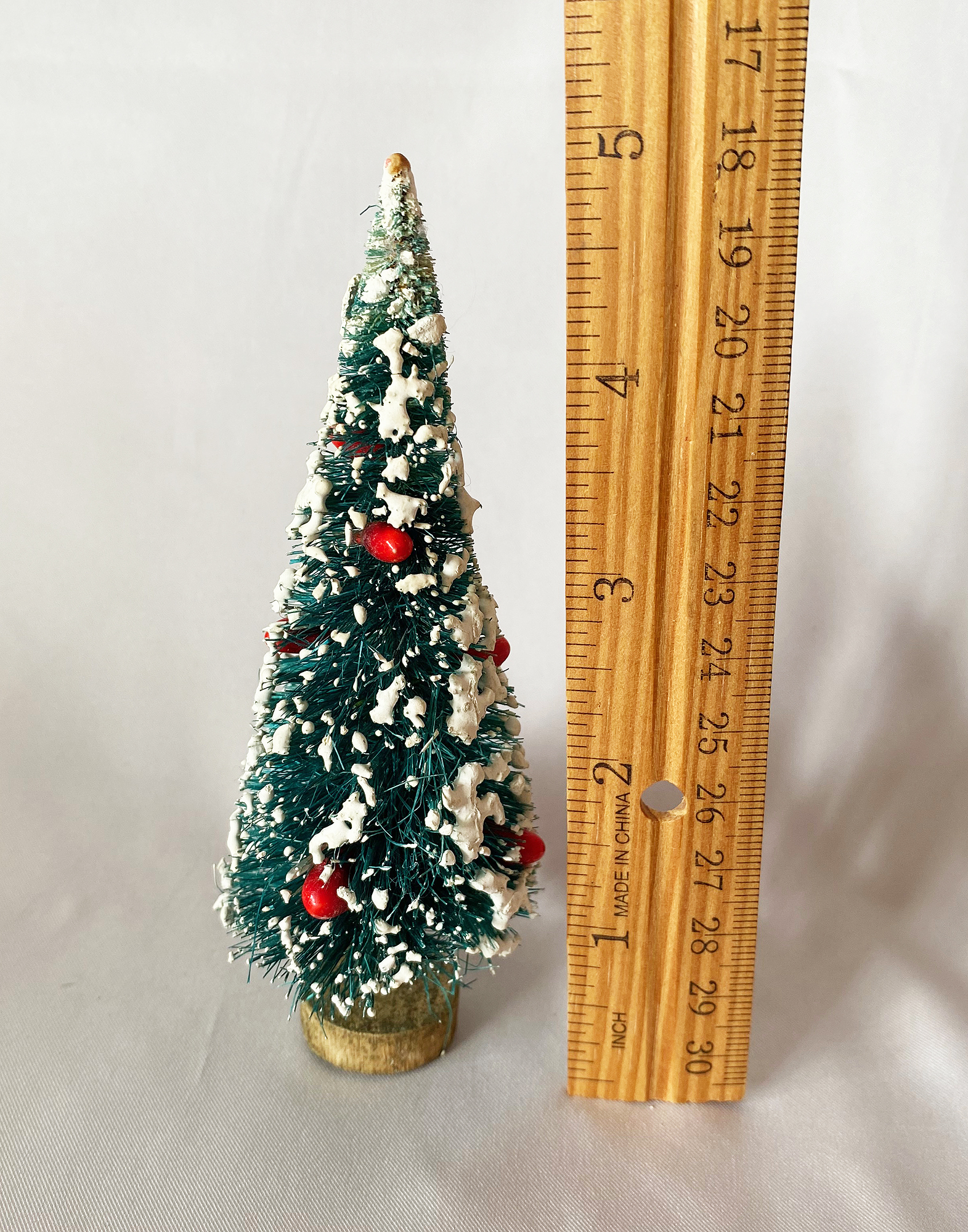Christmas Old Fashioned Primitive Feather Tree Berries 22 Tall